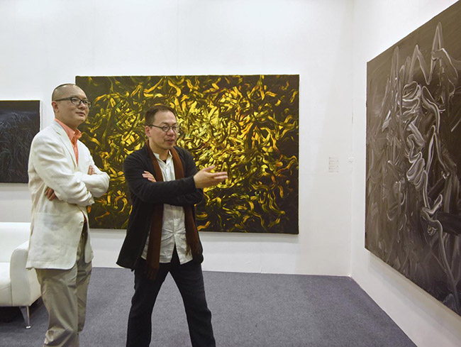 策展人夏可君与艺术家探讨学术话题