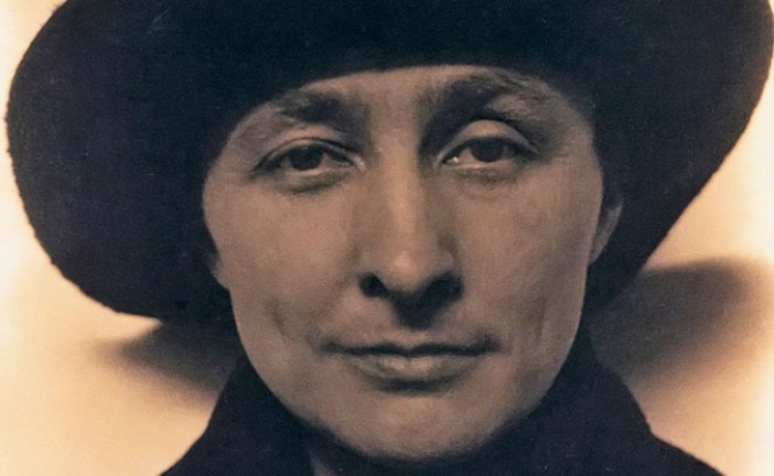 美国画家乔治亚·奥基夫  Georgia O’keeffe