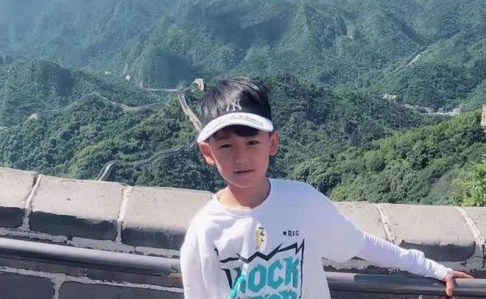 儿童画- 放大镜下的昆虫（装饰画）-朱旗-国际青少年美术家_少美联赛