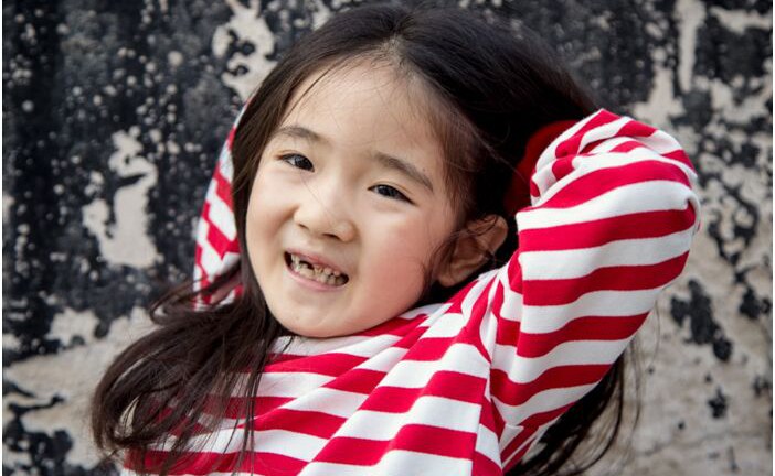 丙烯画-猫世界里的女王-刘奕峤-国际青少年美术家_少美联赛