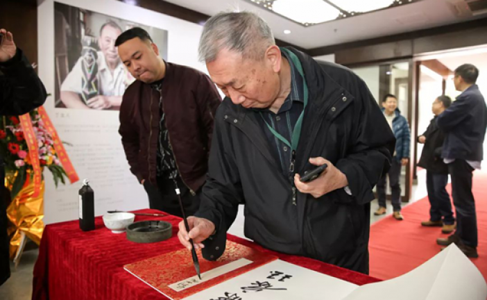 丁立人作品展亮相桂林市花桥美术馆