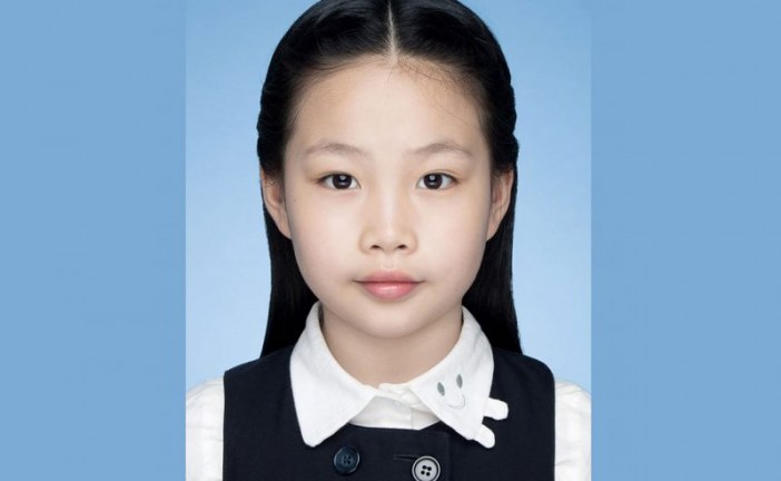 油画_阳光下的微笑_庄羡桐_国际青少年美术家_少美联赛