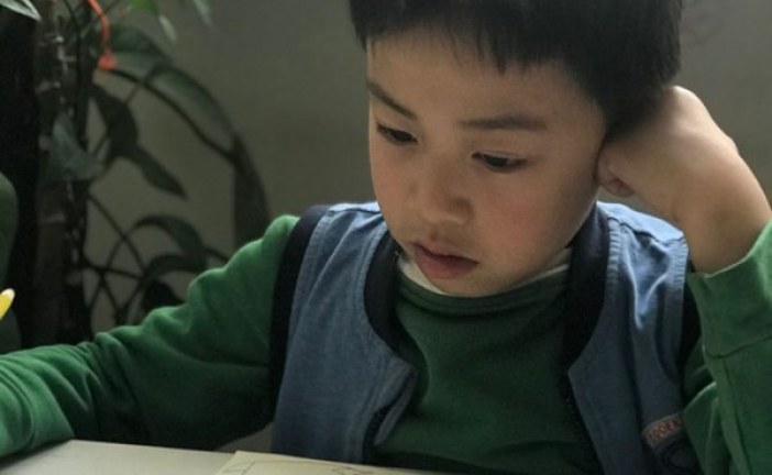 插画_七彩的夏日_张秉哲_国际青少年美术家_少美联赛