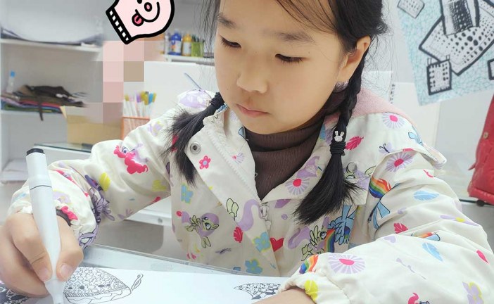 插画_慈母手中线_宾紫萱_国际青少年美术家_少美联赛