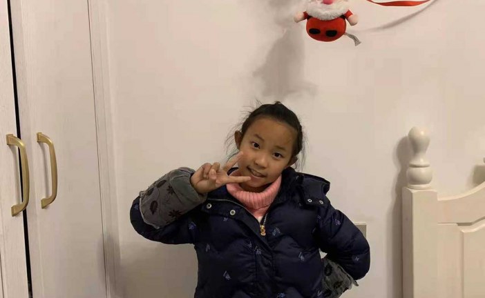 装饰画_瓶中花_徐艺恬_国际青少年美术家_少美联赛