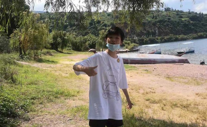 插画_萤火虫之夜_文锦雨_国际青少年美术家_少美联赛