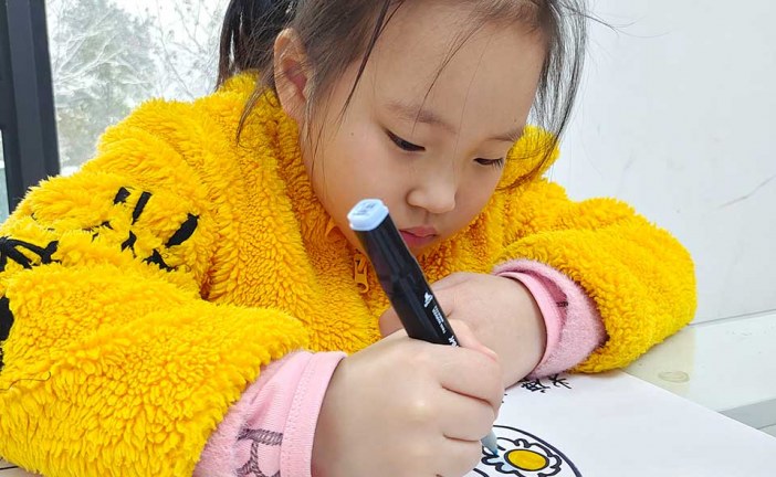 插画_破茧成蝶_李佳仪_国际青少年美术家_少美联赛