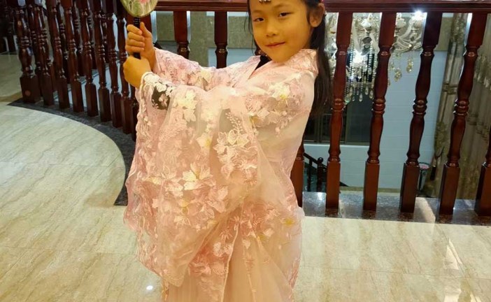 插画_芭蕾舞女_潘晓白_国际青少年美术家_少美联赛