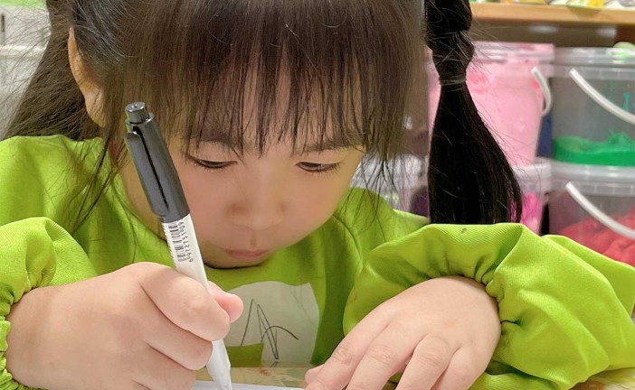 插画_虎头帽_许晨希_国际青少年美术家_少美联赛