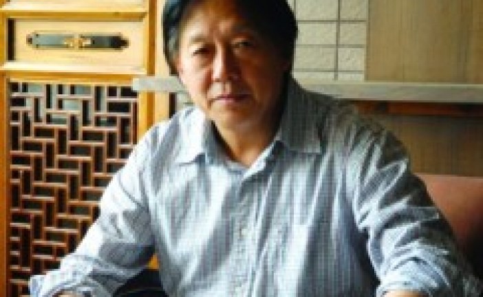 上海双年展学术委员会委员_胡项城-HuXiangCheng