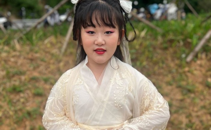 插画_下“鱼”啦_黄梓湉_国际青少年美术家_少美联赛