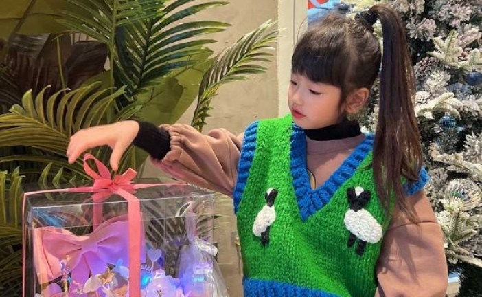 抽象画_MY AUNT_朱慧宝_国际青少年美术家_少美联赛
