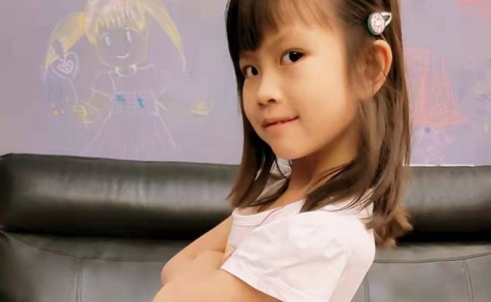 抽象画_向毕加索致敬: 苦恼_蒋心雅_CHEONG SAM NGA_国际青少年美术家_少美联赛