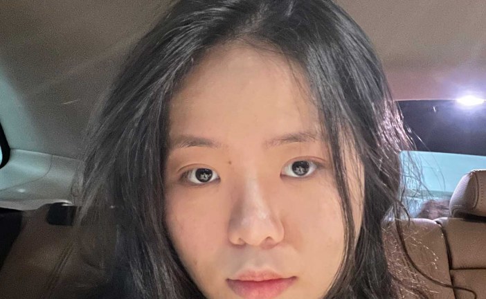 丙烯画《乌托邦》卓芸均_国际青少年美术家_少美联赛