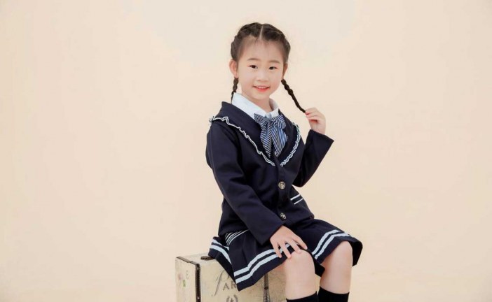 漫画《时代变迁》吴诗棋_国际青少年美术家_少美联赛