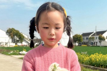 漫画《春日灿烂》成汐_国际青少年美术家_少美联赛