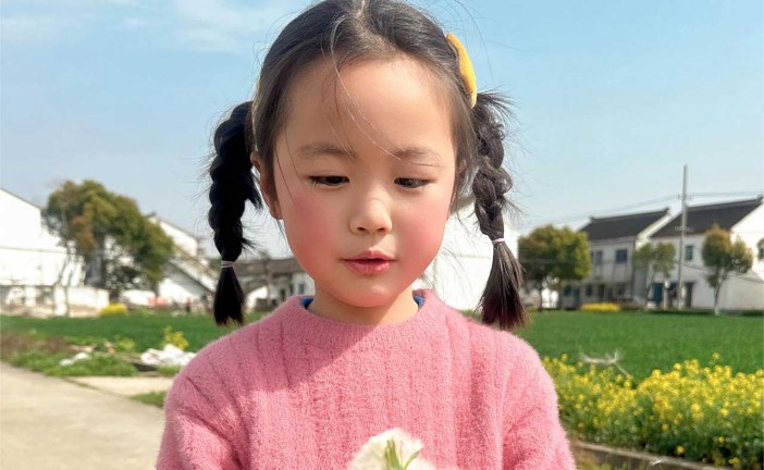 漫画《春日灿烂》成汐_国际青少年美术家_少美联赛