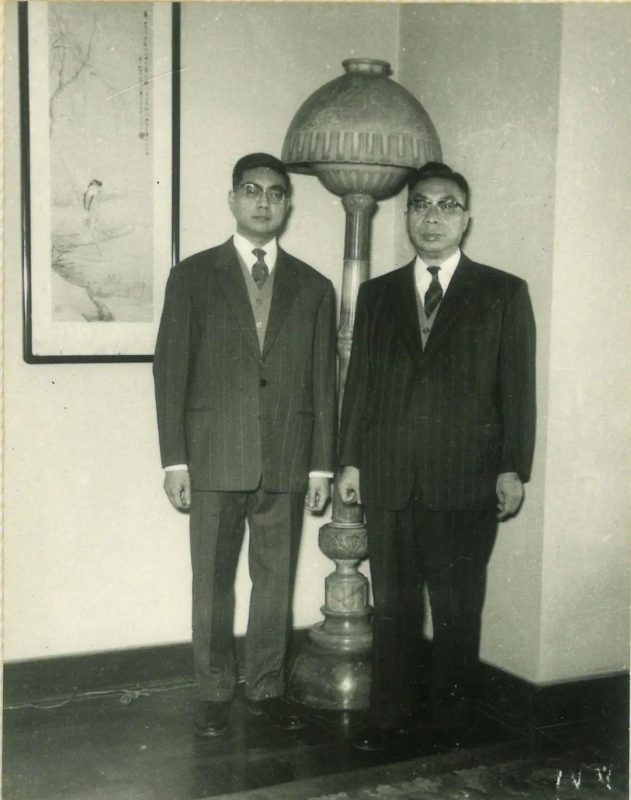 孙志飞家族珍藏张大千_仿王希孟千里江山图及书画成扇 孙志飞家族珍藏张大千_仿王希孟千里江山图及书画成扇